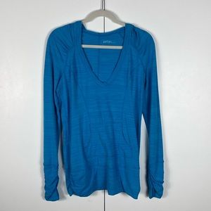 Zella | V-Neck Pullover Lightweight Top